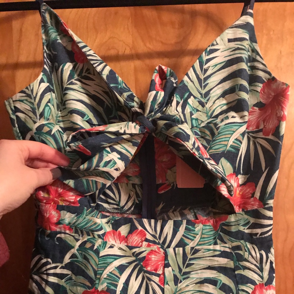 Romper - Picture 2 of 3